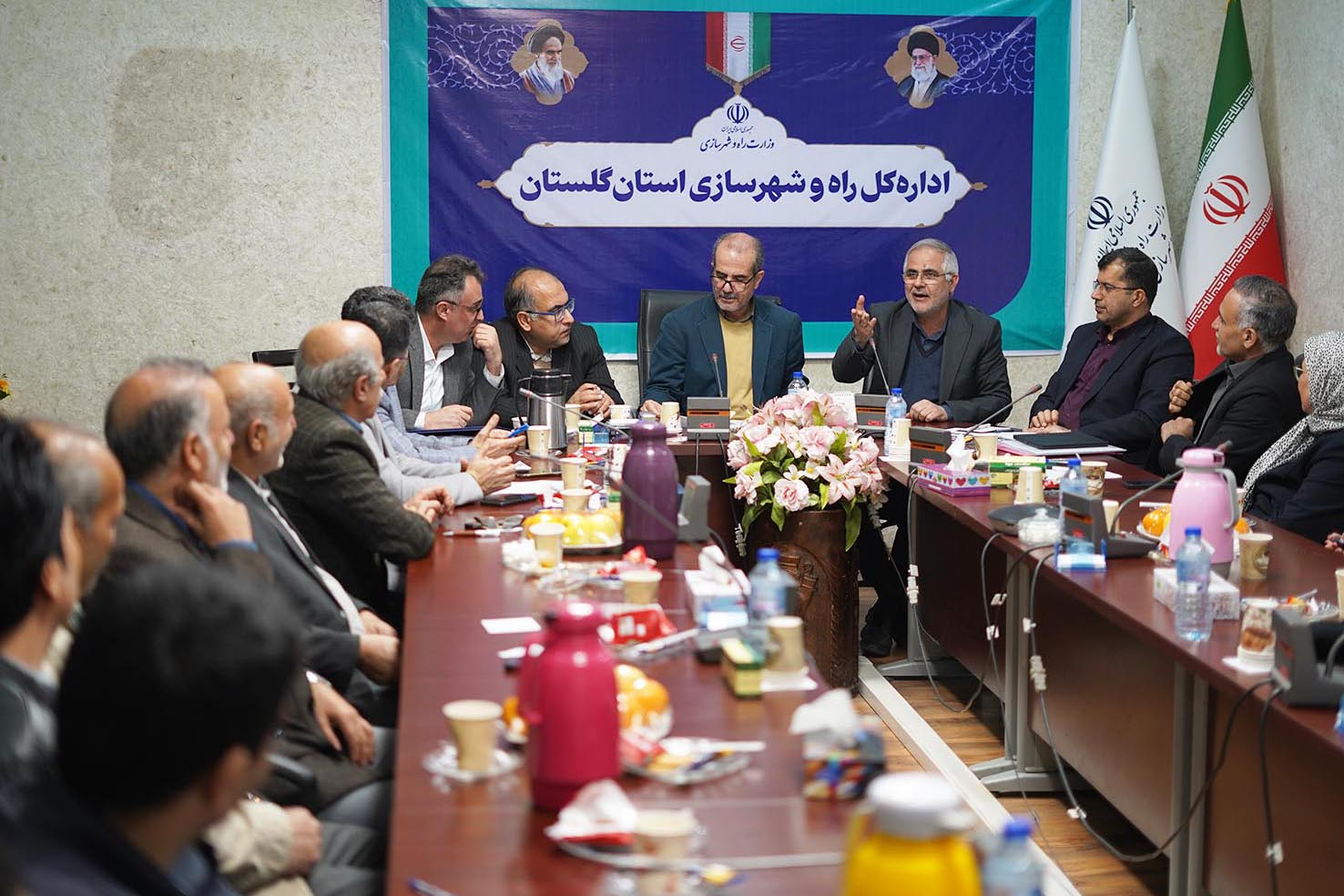 گزارش تصویری نشست با معاون وزیر راه و شهرسازی ومدیرکل راه و شهرسازی استان گلستان